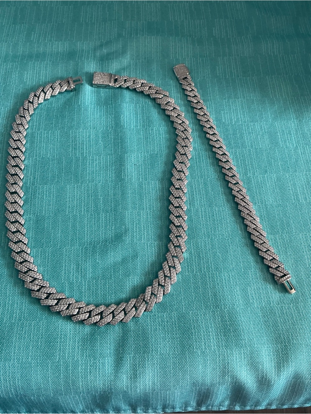 Rhinestone Cuban Link Necklace and Bracelet Set - Silver Perfect condition